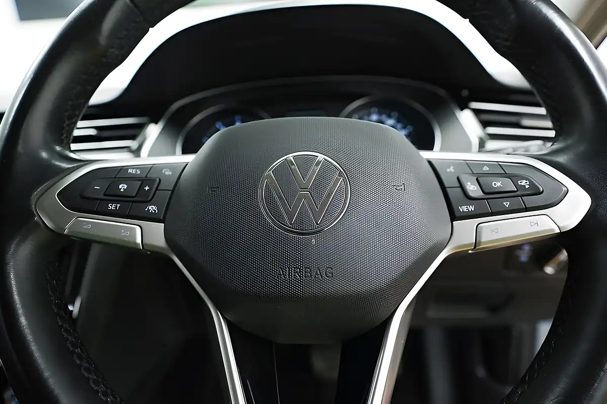 Used 2022 Volkswagen Passat Se Nav Silver - Interior and Exterior details 17