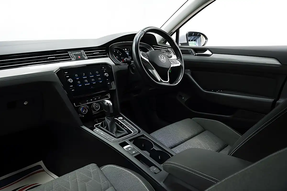 Used 2022 Volkswagen Passat Se Nav Silver - Interior and Exterior details 6