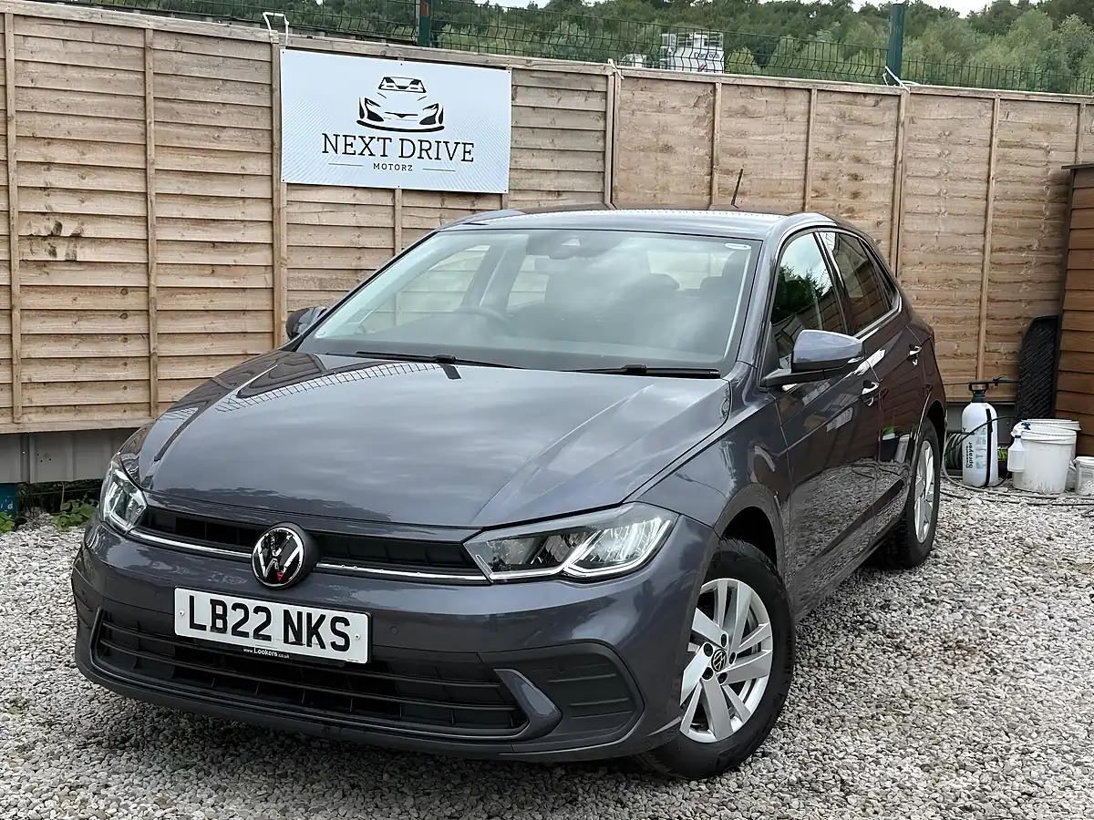 Used 2022 Volkswagen Polo Life Grey - Front View