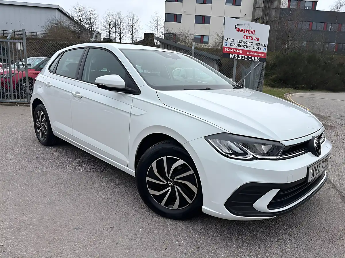 Used 2022 Volkswagen Polo Life White - Front View