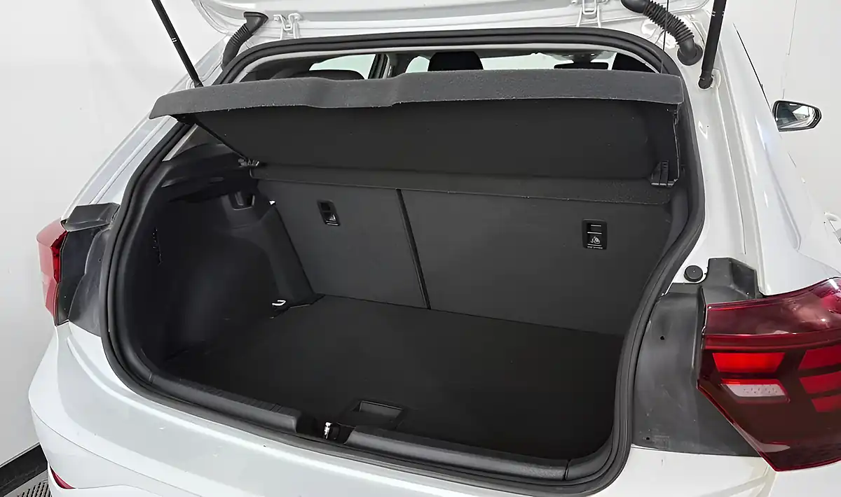Used 2022 Volkswagen Polo Life White - Interior and Exterior details 20
