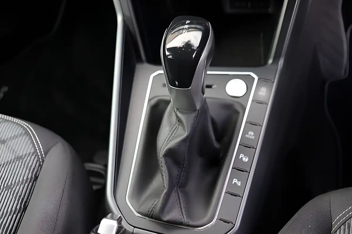 Used 2022 Volkswagen Polo R-Line Reef Blue - Interior and Exterior details 14