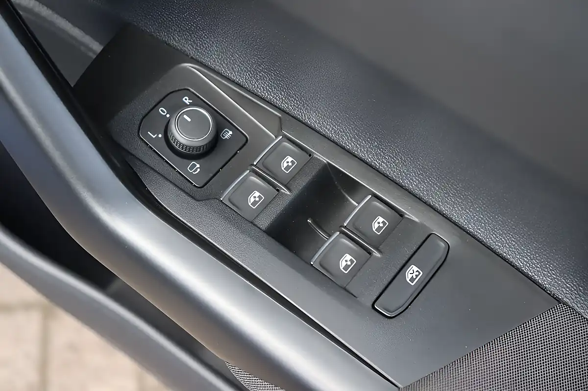Used 2022 Volkswagen Polo R-Line Reef Blue - Interior and Exterior details 17