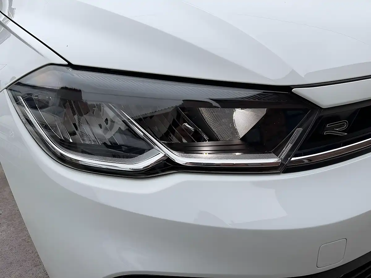 Used 2022 Volkswagen Polo R-Line White - Interior and Exterior details 7