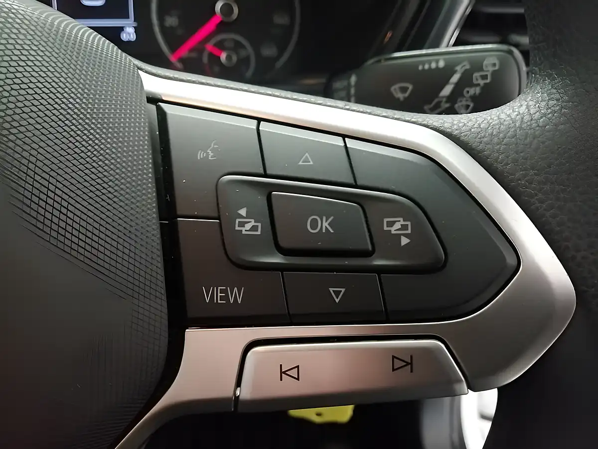 Used 2022 Volkswagen T-Cross S White - Interior and Exterior details 9