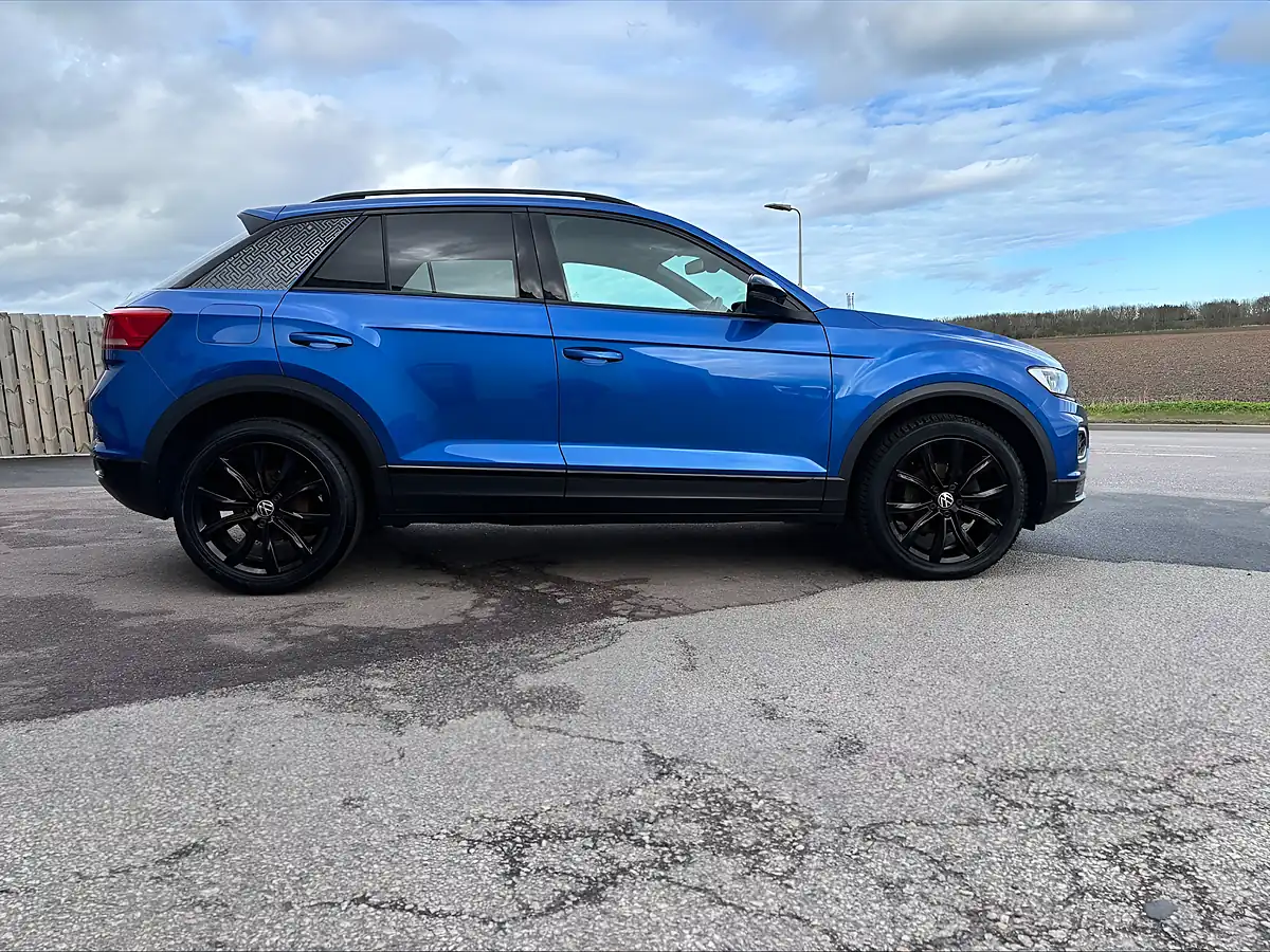 Used 2022 Volkswagen T-Roc Black Edition Blue - Interior and Exterior details 4