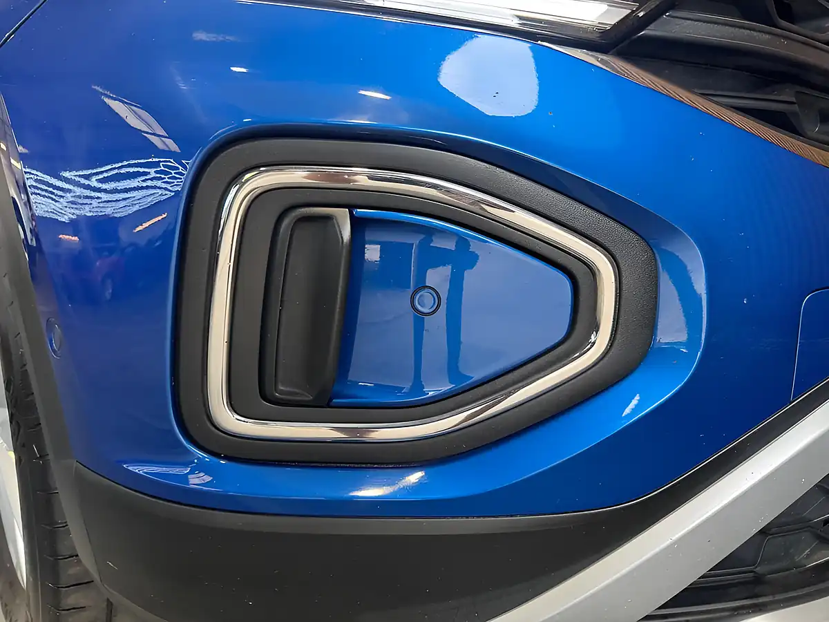 Used 2022 Volkswagen T-Roc Life Blue - Interior and Exterior details 13