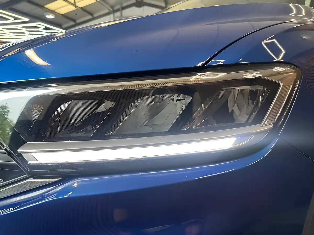 Used 2022 Volkswagen T-Roc Life Blue - Interior and Exterior details 15