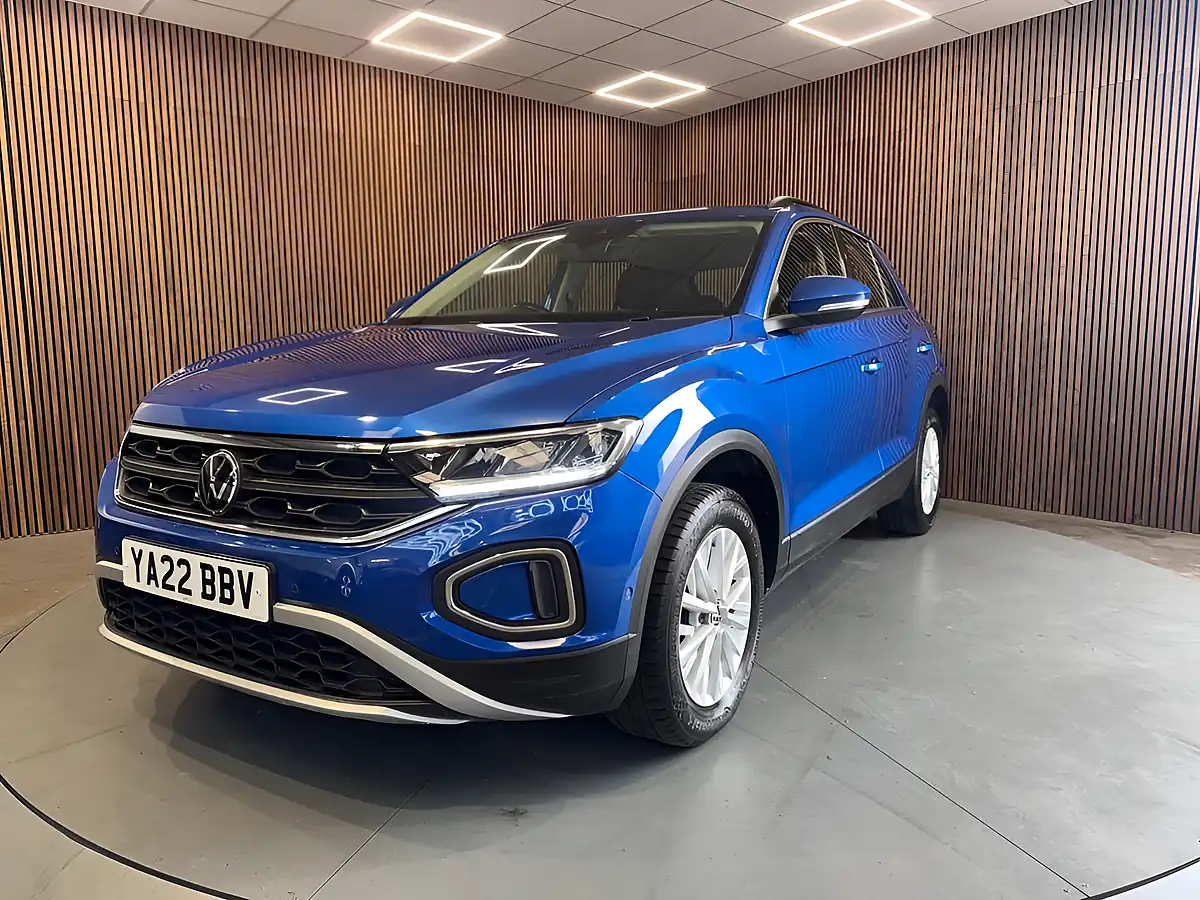 Used 2022 Volkswagen T-Roc Life Blue - Interior and Exterior details 3