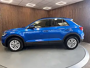 Used 2022 Volkswagen T-Roc Life Blue - Interior and Exterior details 6