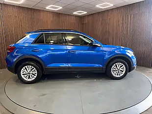 Used 2022 Volkswagen T-Roc Life Blue - Interior and Exterior details 8