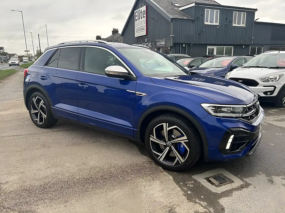Used 2022 Volkswagen T-Roc R Blue - Front View