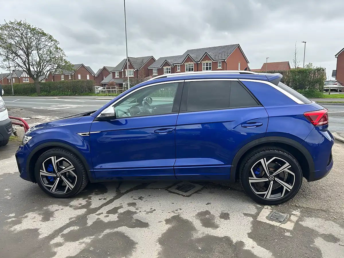 Used 2022 Volkswagen T-Roc R Blue - Interior and Exterior details 10