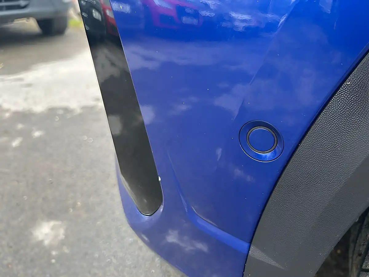Used 2022 Volkswagen T-Roc R Blue - Interior and Exterior details 14