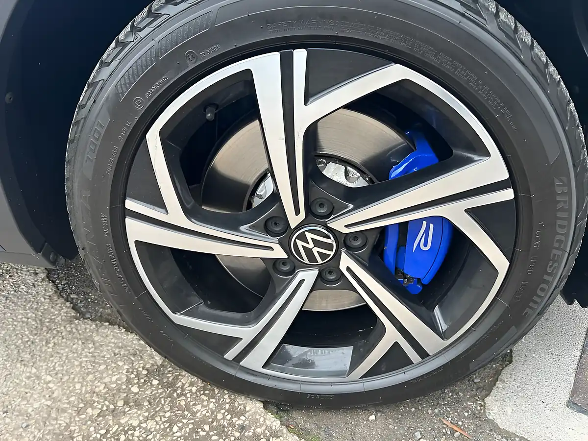 Used 2022 Volkswagen T-Roc R Blue - Interior and Exterior details 15