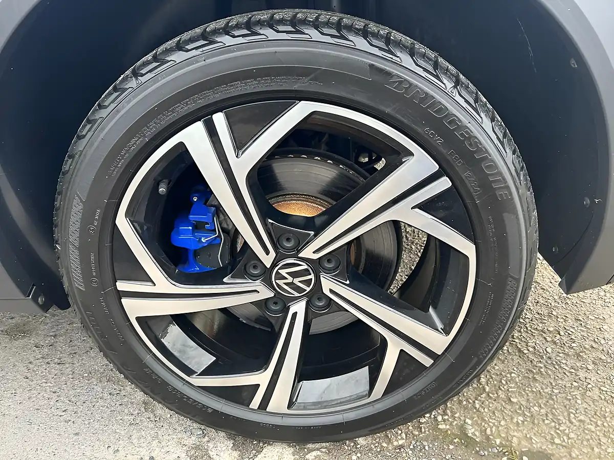 Used 2022 Volkswagen T-Roc R Blue - Interior and Exterior details 17