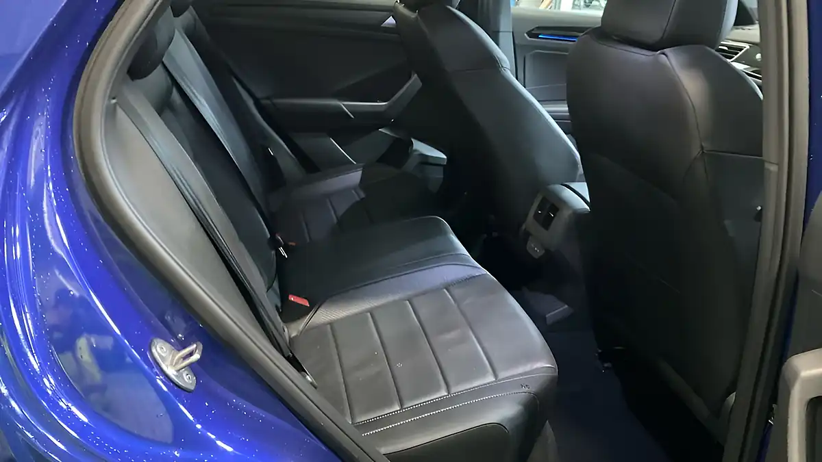 Used 2022 Volkswagen T-Roc R Lapiz Blue - Interior and Exterior details 11