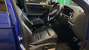 Used 2022 Volkswagen T-Roc R Lapiz Blue - Interior and Exterior details 12