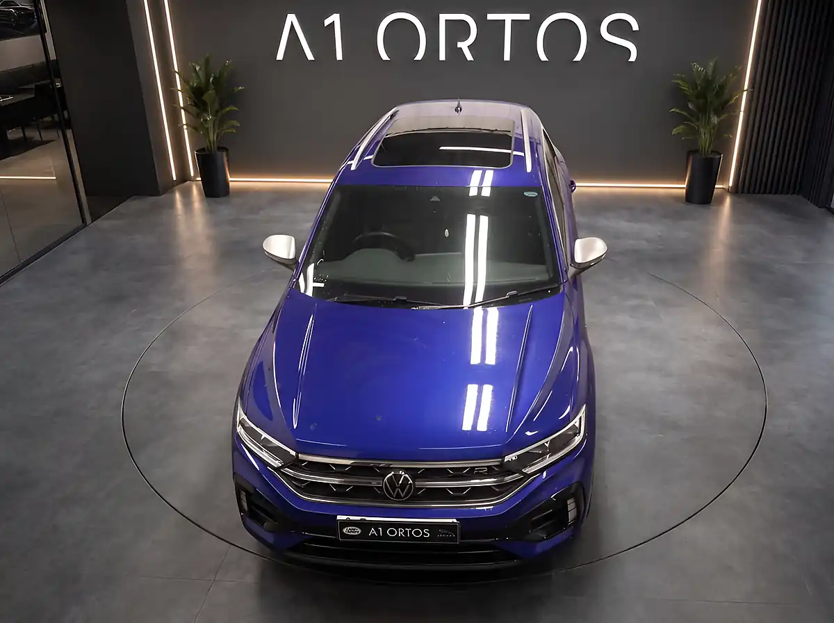 Used 2022 Volkswagen T-Roc R Lapiz Blue - Interior and Exterior details 2