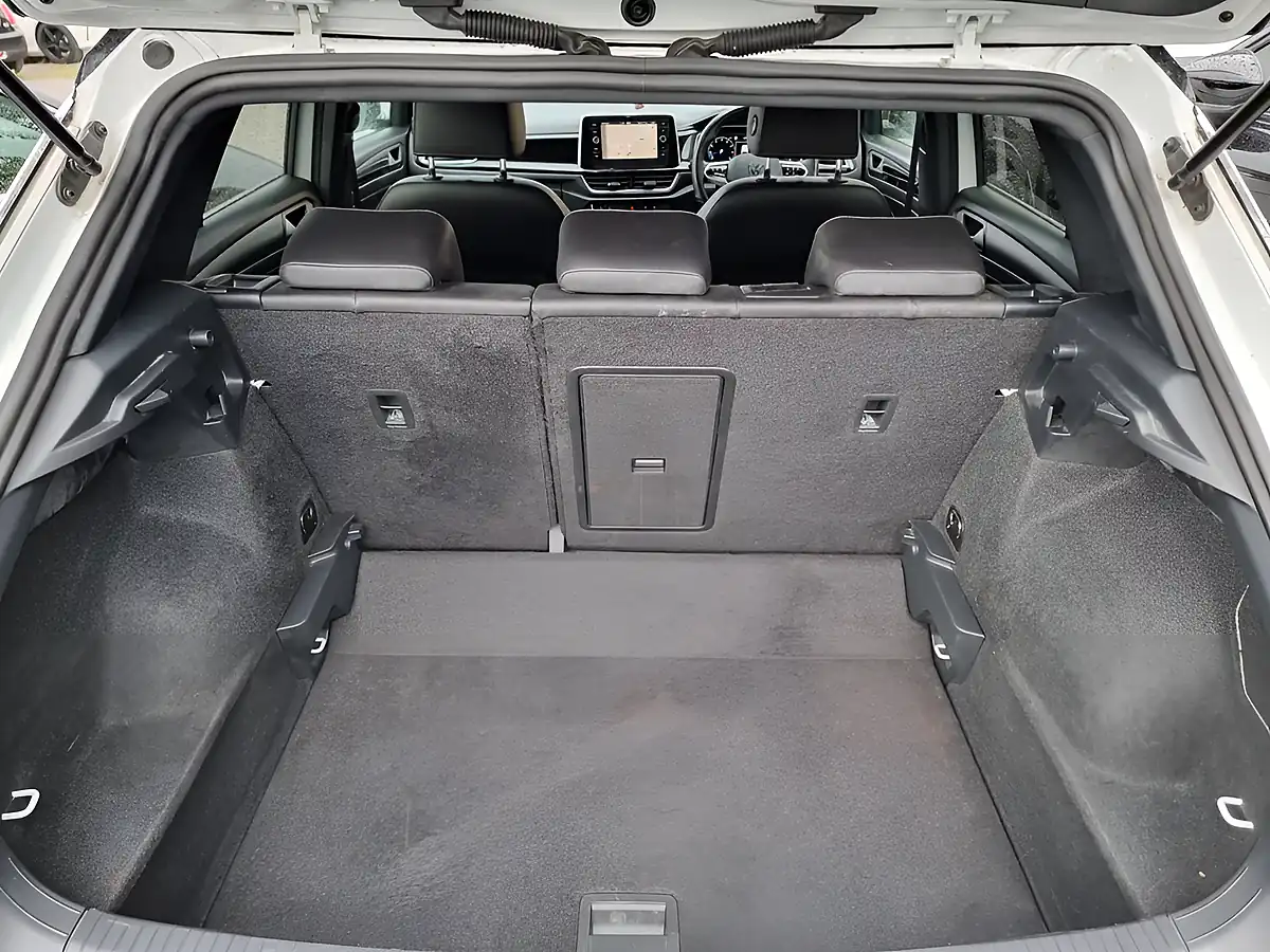 Used 2022 Volkswagen T-Roc R-Line White - Interior and Exterior details 19