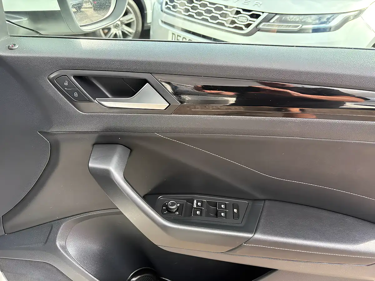 Used 2022 Volkswagen T-Roc R-Line White - Interior and Exterior details 17