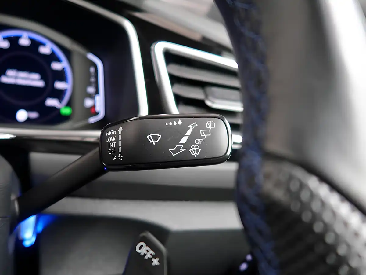 Used 2022 Volkswagen T-Roc R White - Interior and Exterior details 13