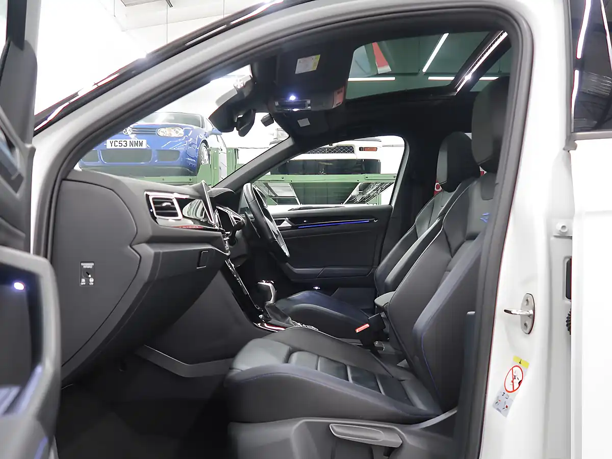 Used 2022 Volkswagen T-Roc R White - Interior and Exterior details 18