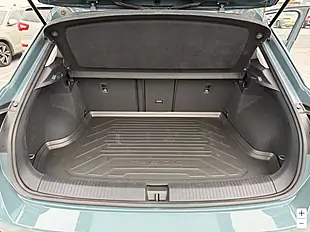 Used 2022 Volkswagen T-Roc Style Blue - Interior and Exterior details 10
