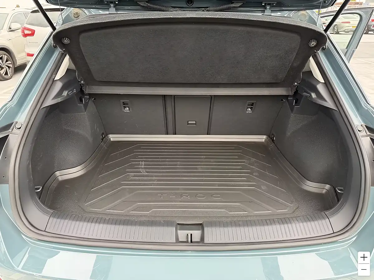 Used 2022 Volkswagen T-Roc Style Blue - Interior and Exterior details 10
