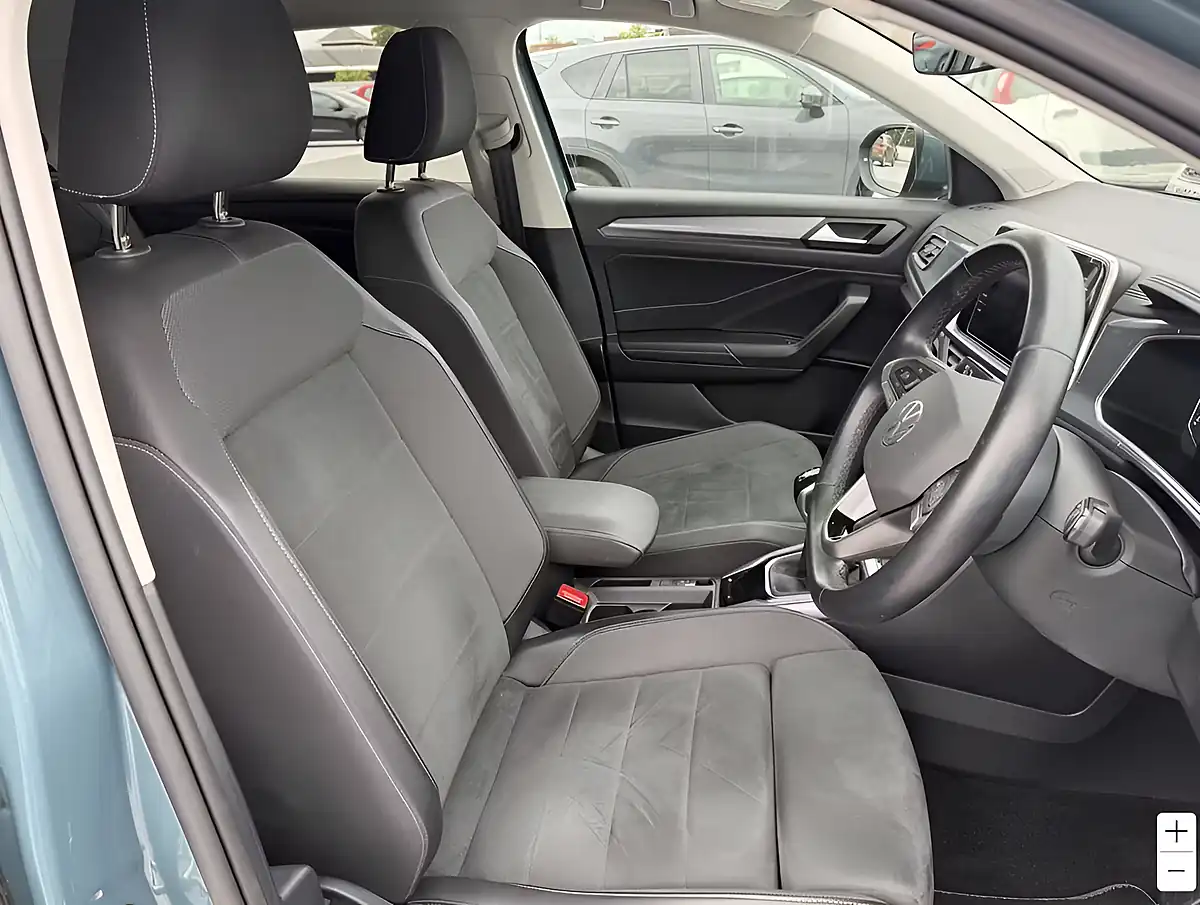 Used 2022 Volkswagen T-Roc Style Blue - Interior and Exterior details 3