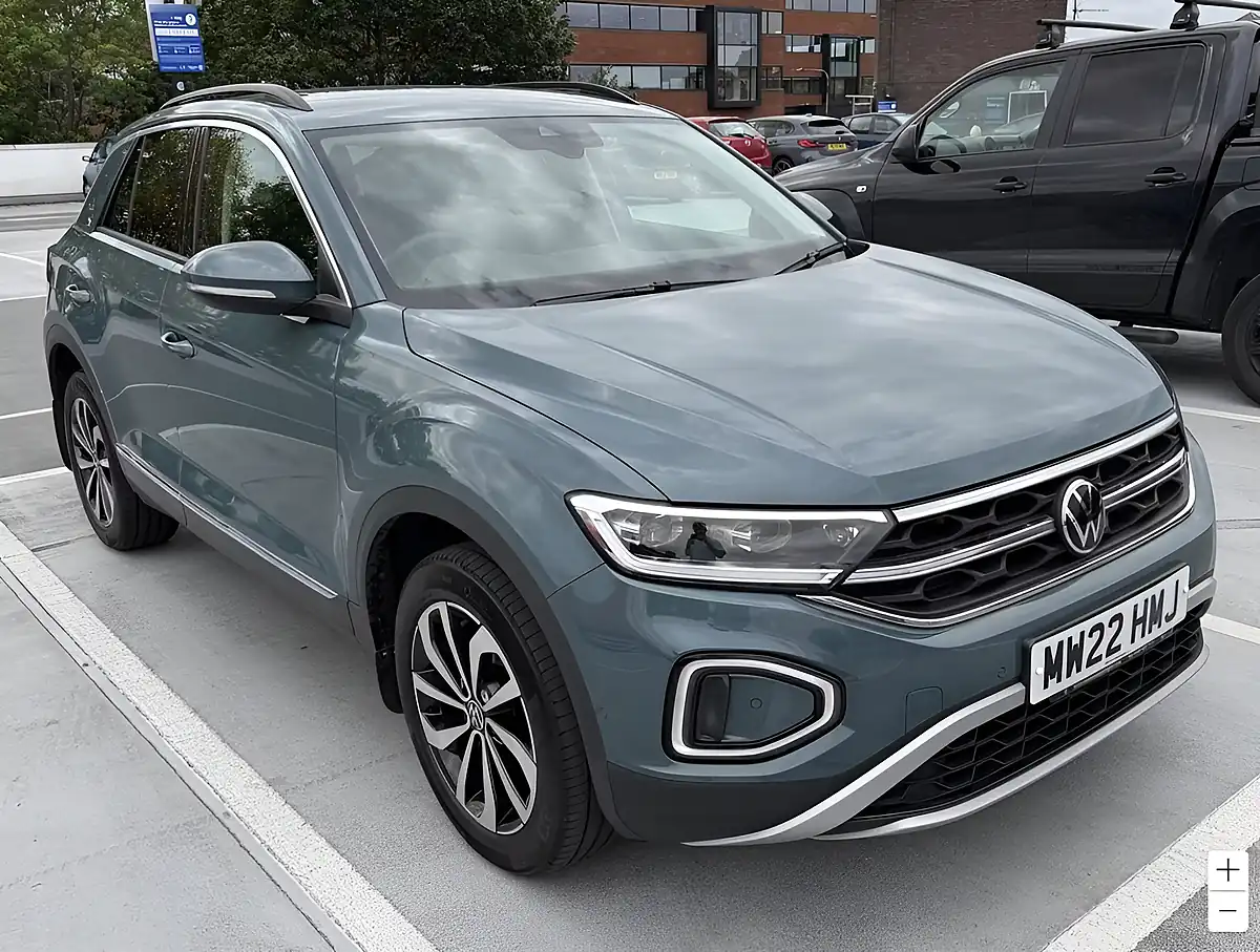 Used 2022 Volkswagen T-Roc Style Blue - Interior and Exterior details 4