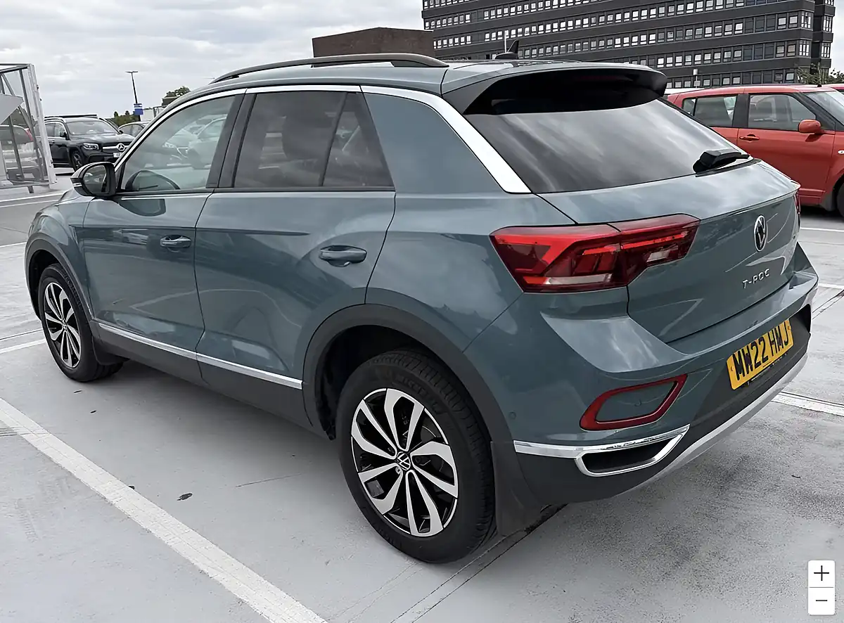 Used 2022 Volkswagen T-Roc Style Blue - Interior and Exterior details 7