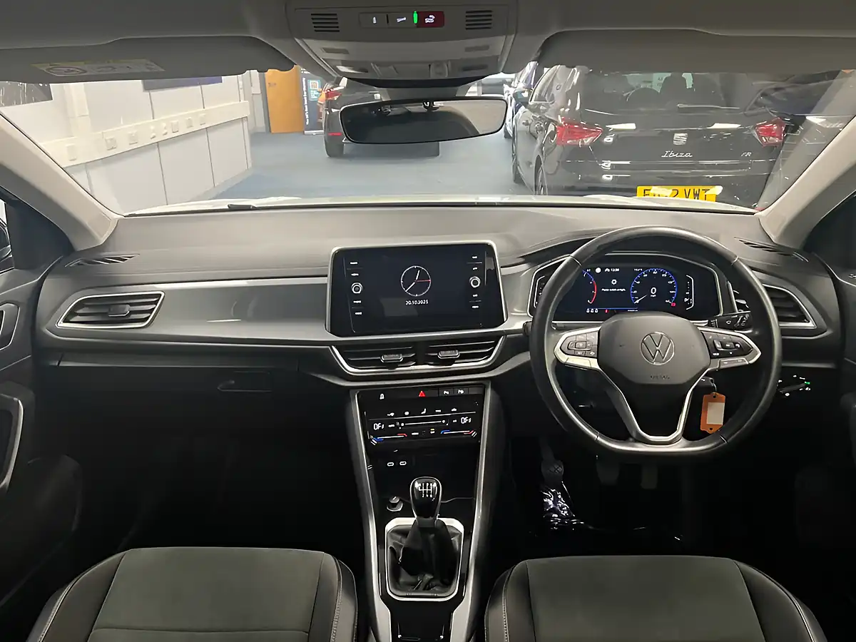 Used 2022 Volkswagen T-Roc Style Pure White - Interior and Exterior details 11