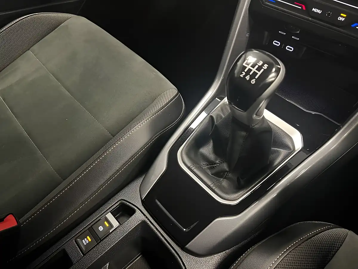 Used 2022 Volkswagen T-Roc Style Pure White - Interior and Exterior details 14