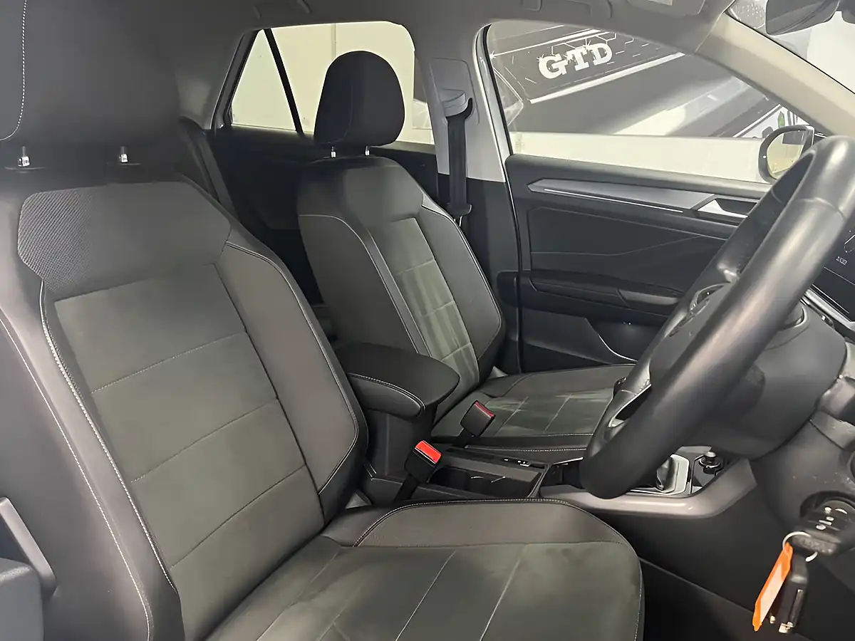 Used 2022 Volkswagen T-Roc Style Pure White - Interior and Exterior details 15