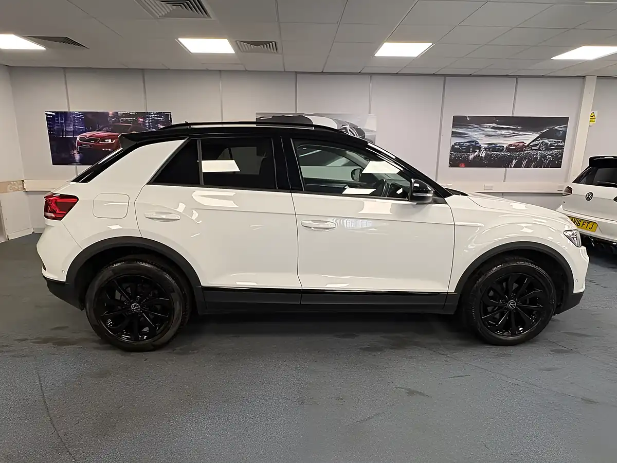 Used 2022 Volkswagen T-Roc Style Pure White - Interior and Exterior details 3
