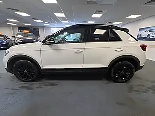 Used 2022 Volkswagen T-Roc Style Pure White - Interior and Exterior details 4