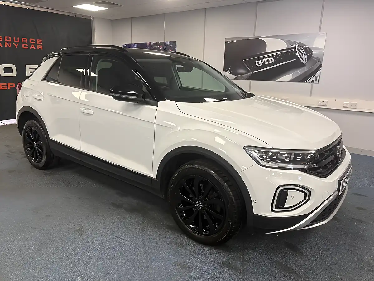 Used 2022 Volkswagen T-Roc Style Pure White - Interior and Exterior details 6