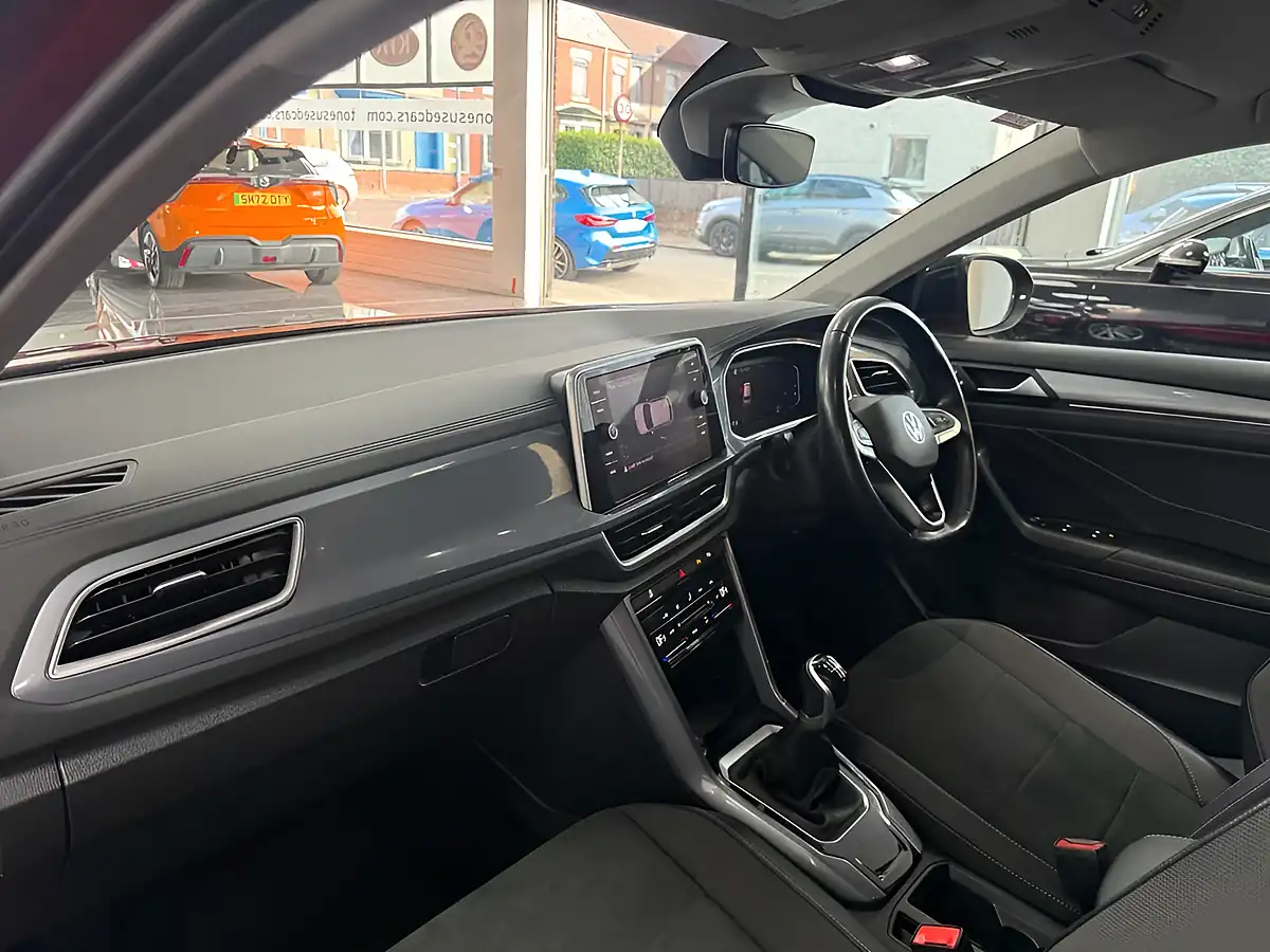 Used 2022 Volkswagen T-Roc Style Red - Interior and Exterior details 10