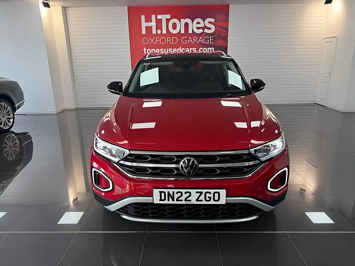 Used 2022 Volkswagen T-Roc Style Red - Interior and Exterior details 12