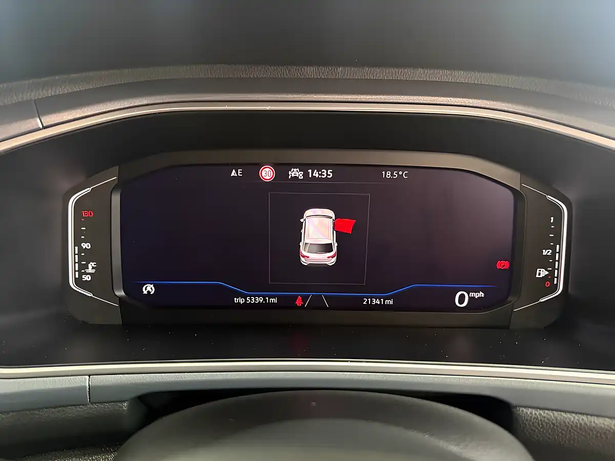 Used 2022 Volkswagen T-Roc Style Red - Interior and Exterior details 15