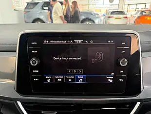 Used 2022 Volkswagen T-Roc Style Red - Interior and Exterior details 16