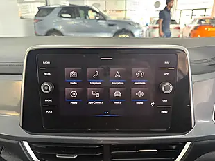 Used 2022 Volkswagen T-Roc Style Red - Interior and Exterior details 18