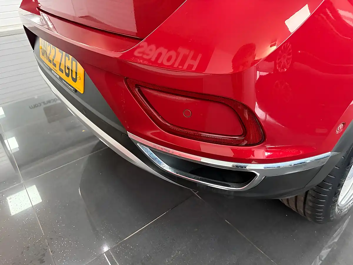 Used 2022 Volkswagen T-Roc Style Red - Interior and Exterior details 7