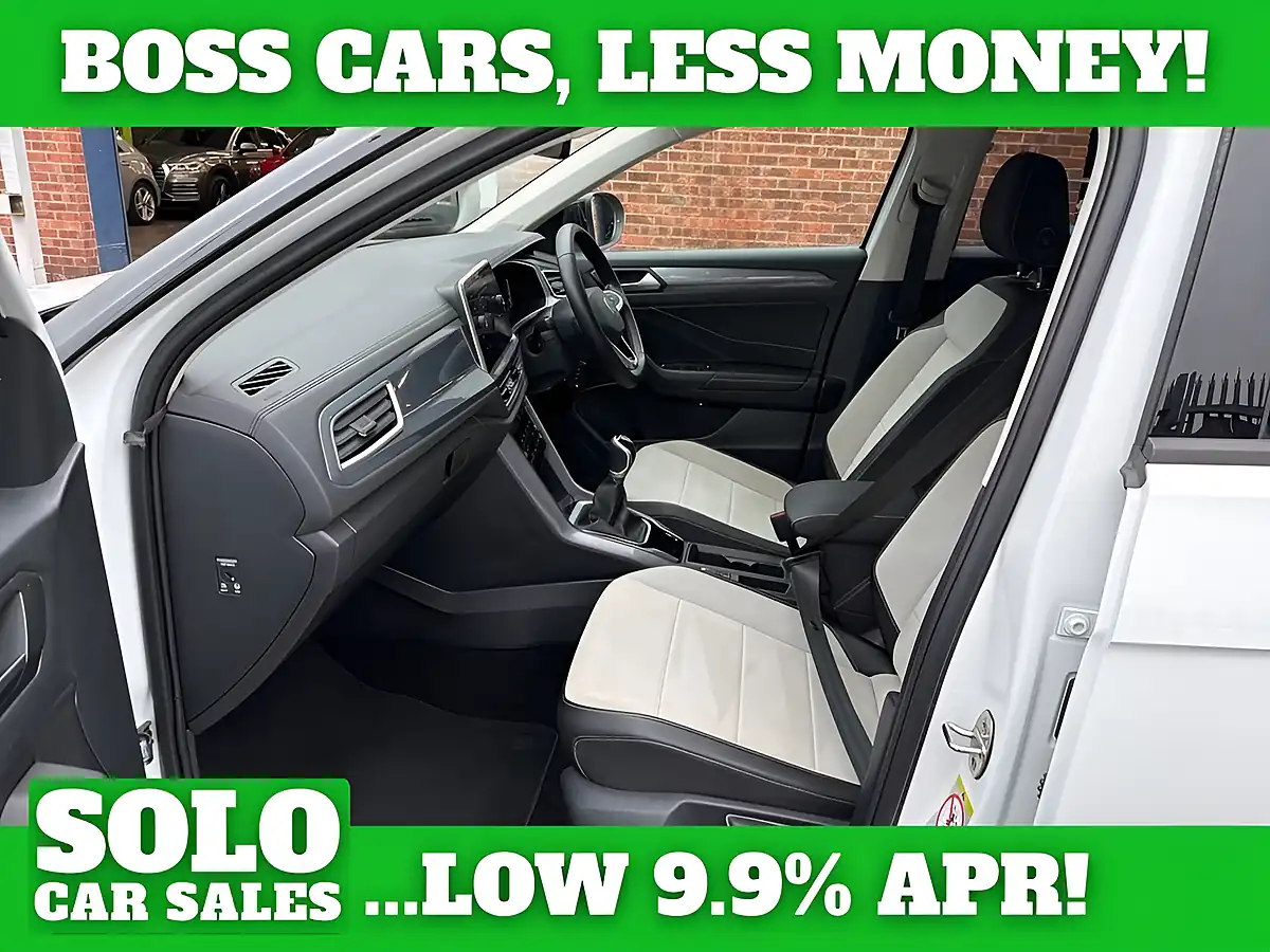 Used 2022 Volkswagen T-Roc Style White - Interior and Exterior details 12