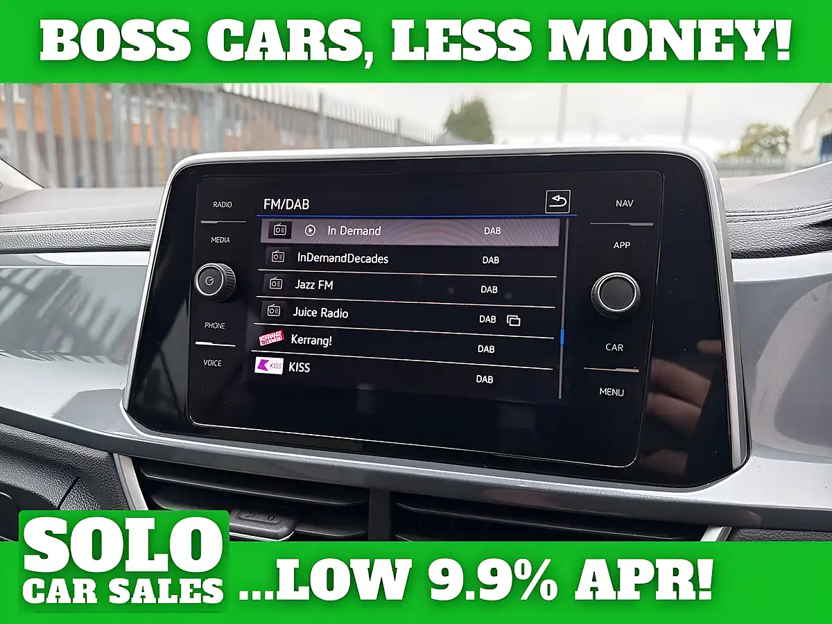 Used 2022 Volkswagen T-Roc Style White - Interior and Exterior details 16