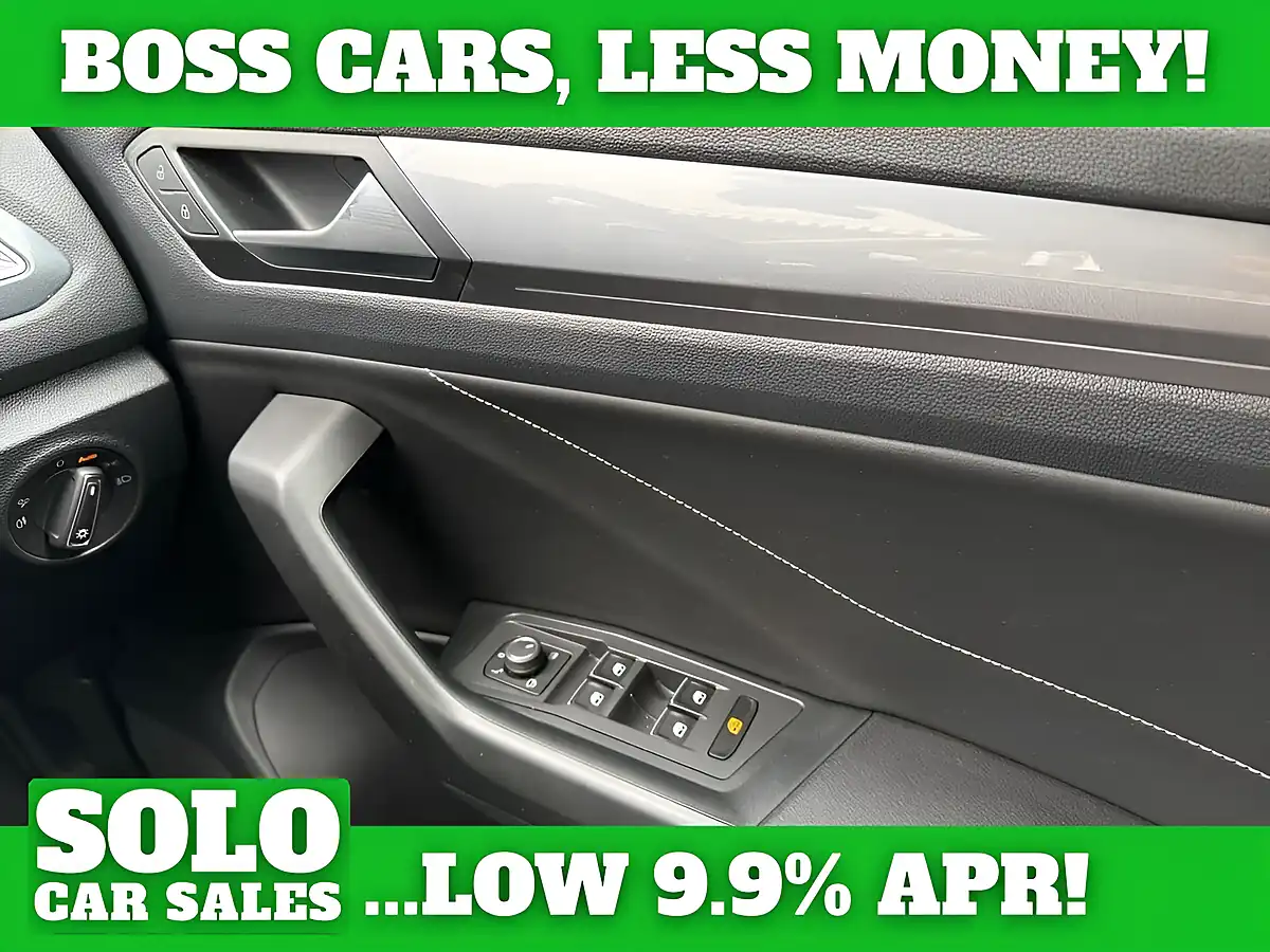 Used 2022 Volkswagen T-Roc Style White - Interior and Exterior details 19