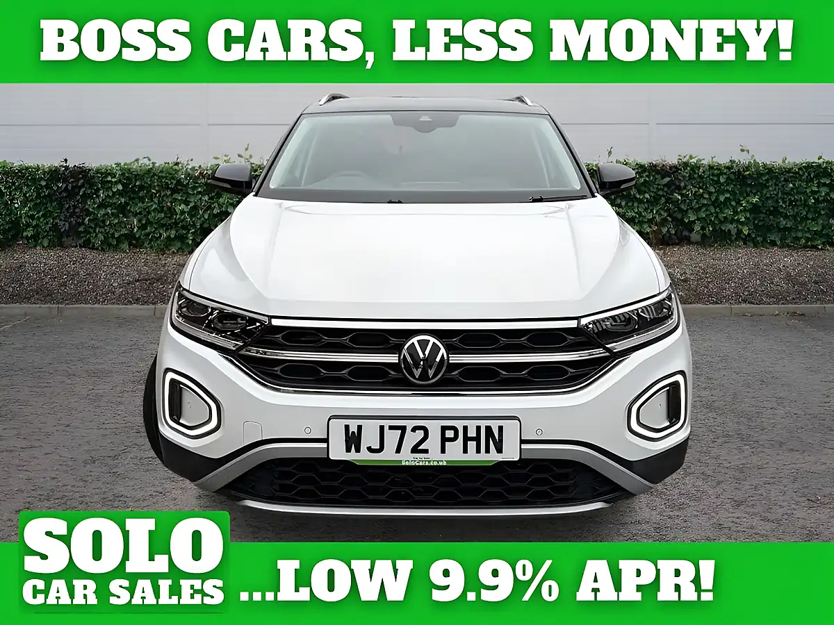Used 2022 Volkswagen T-Roc Style White - Interior and Exterior details 9