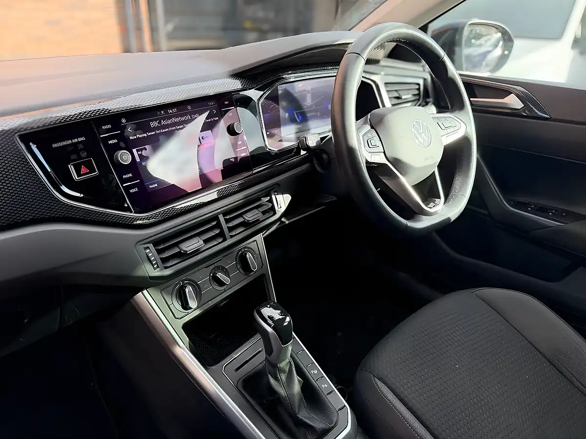 Used 2022 Volkswagen Taigo Life Black - Interior and Exterior details 16