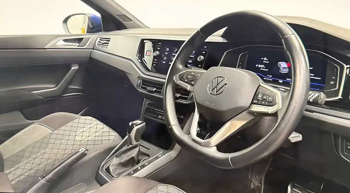 Used 2022 Volkswagen Taigo R-Line Blue - Interior and Exterior details 5